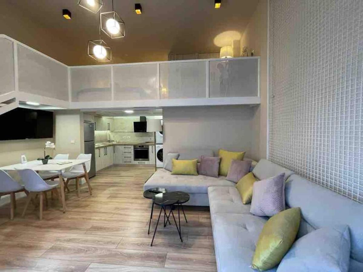 Lovely Apartment In Pogradec City With A Lake View Eksteriør bilde